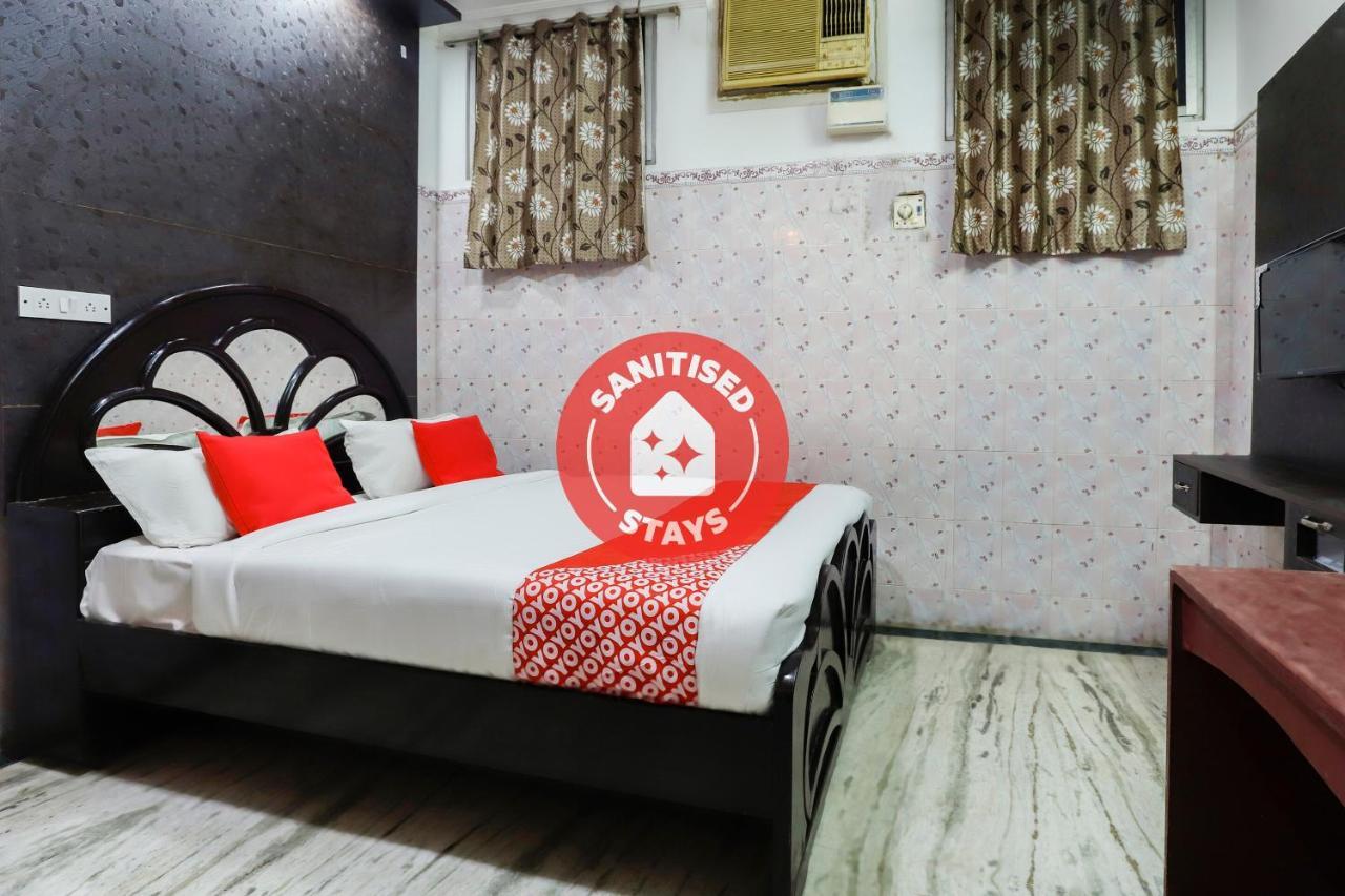 Oyo 65719 Sree Ganesh Mahal Hotel Siruseri Eksteriør billede