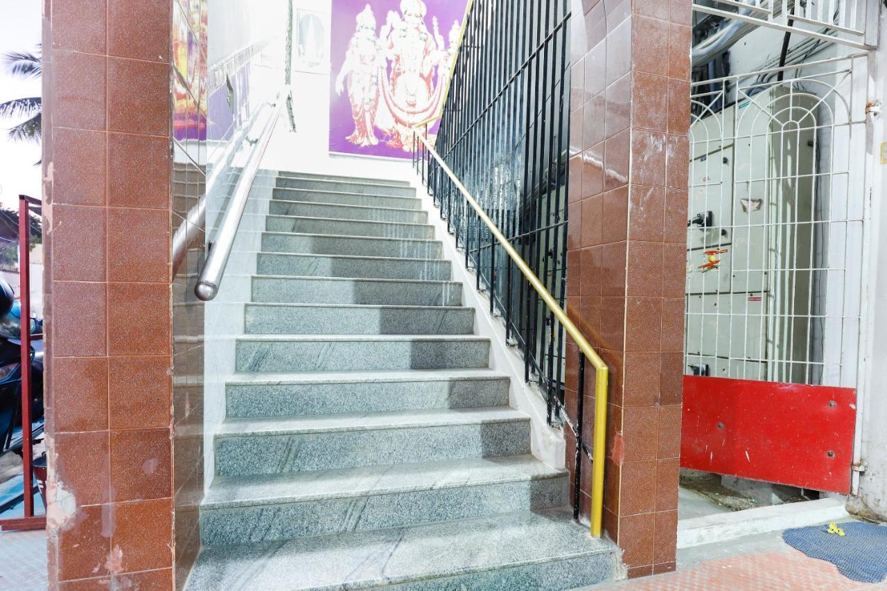 Oyo 65719 Sree Ganesh Mahal Hotel Siruseri Eksteriør billede